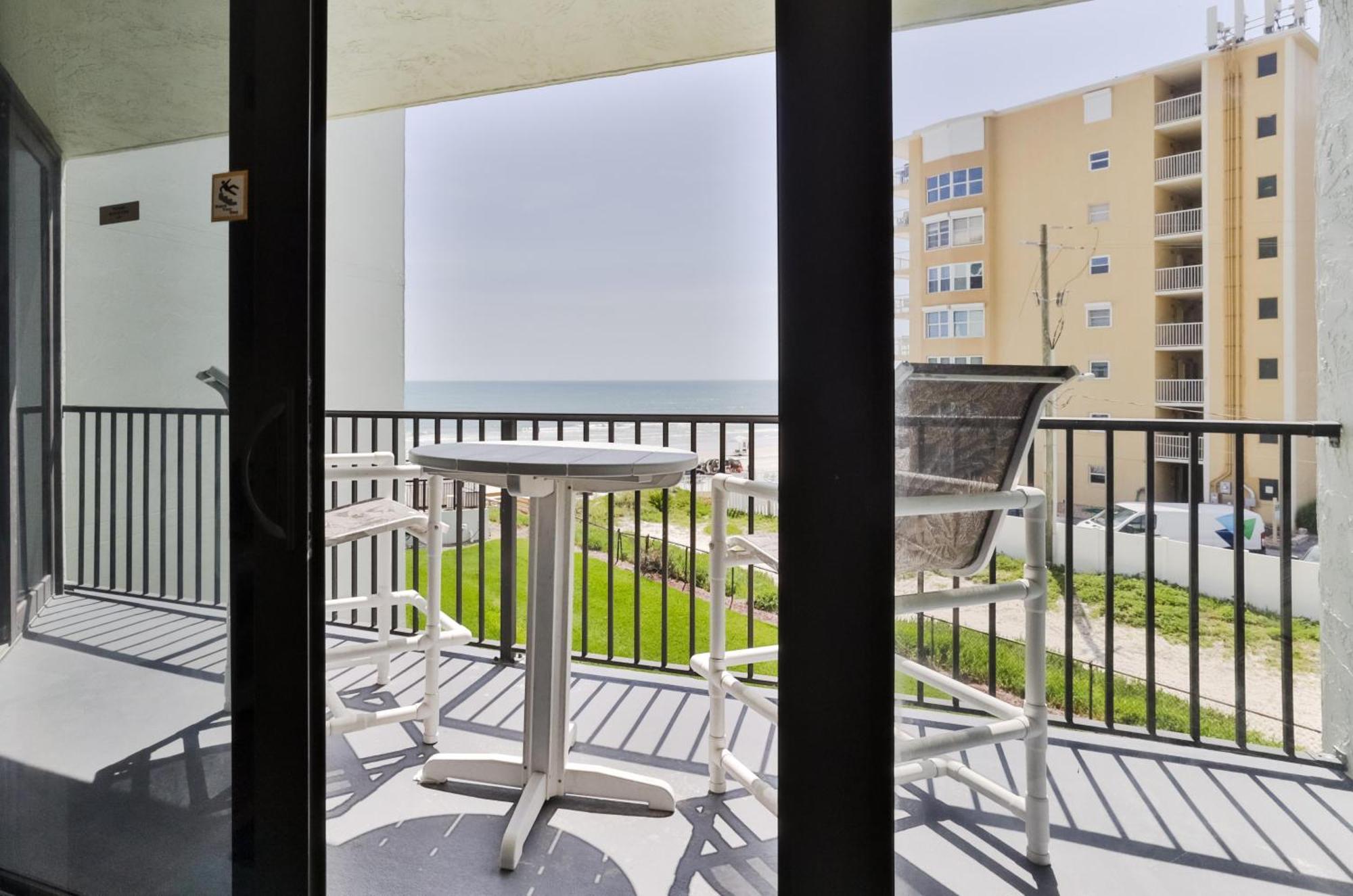 1 Bedroom -1 Bath With Ocean Views At Ocean Trillium 302 New Smyrna Beach Exterior photo